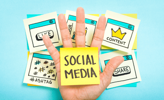 Pros and Cons of Social Media for Teens