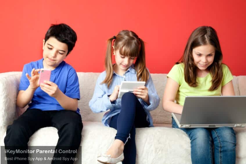 Why The 14 is the Most Dangerous Age For Teenagers In the Digital World