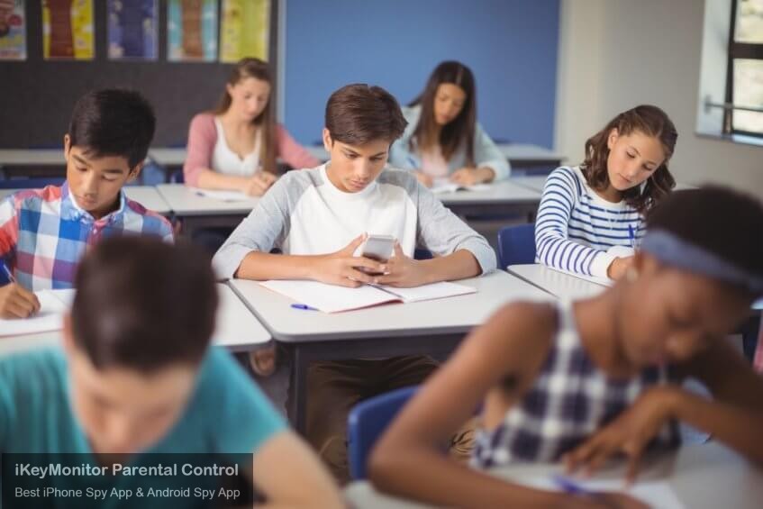 Cell Phones in Classrooms Contributing to Falling Grades